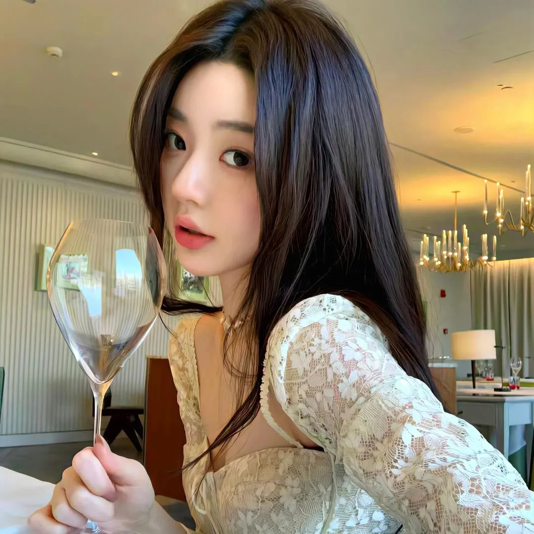 读爱情小说的老人